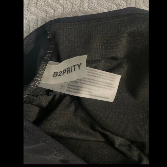 Size women's XL one piece halter swimsuit/bathing suit, - Picture 5 of 6